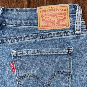 Levi’s women’s 711 Skinny jeans